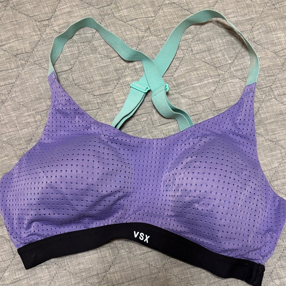 Victoria’s Secret sport 32C Lavender and Teal Sports Bra